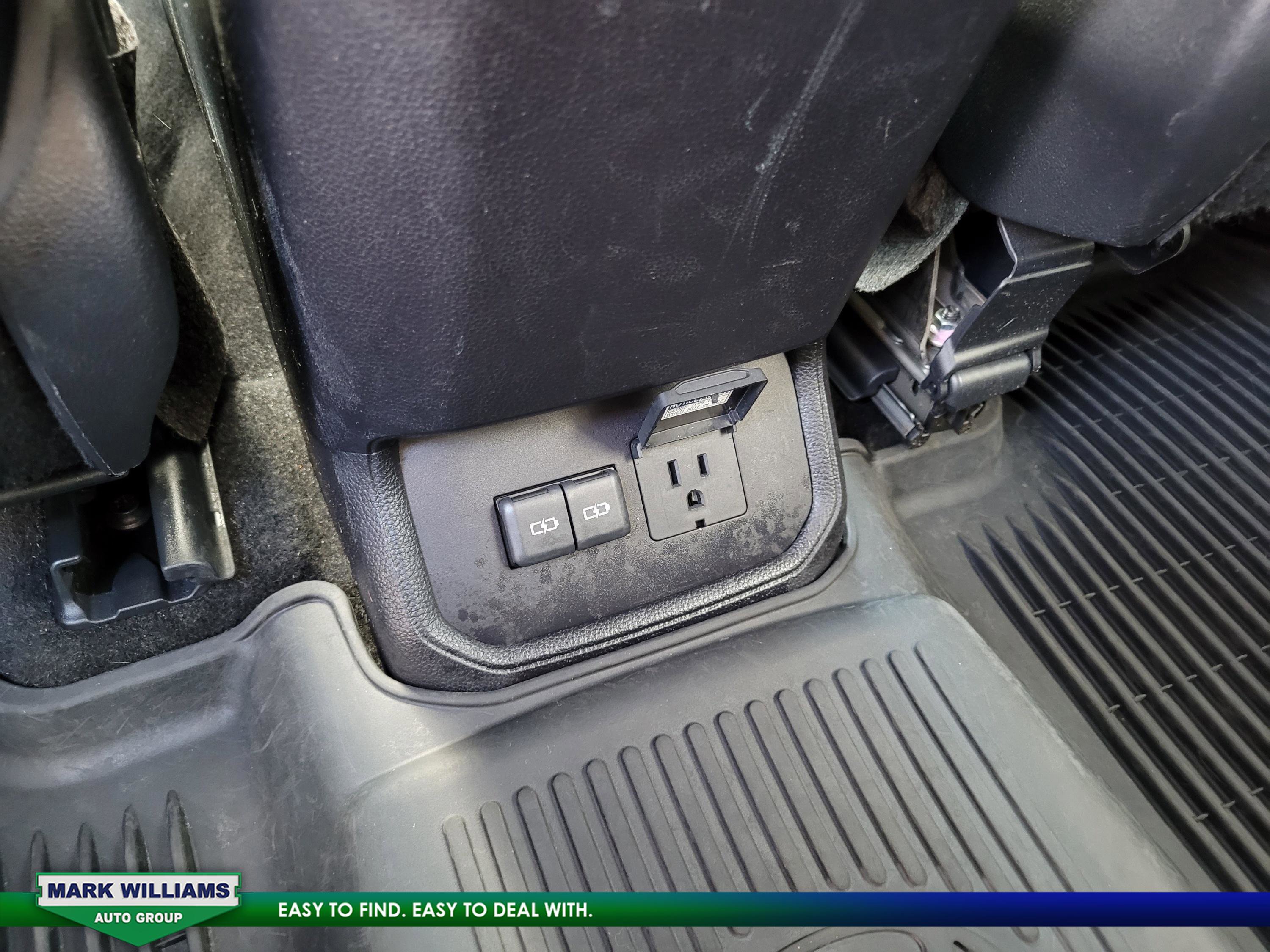 Used 2023 Toyota Highlander Limited image 17