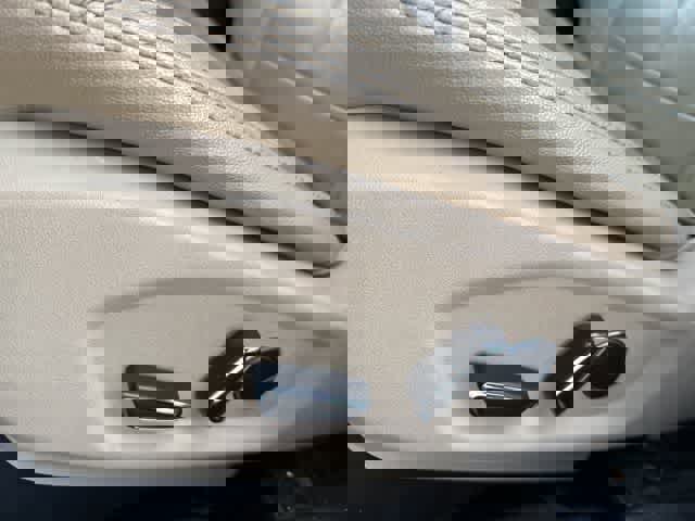 Used 2017 Ford Explorer XLT w/ Equipment Group 202A image 11