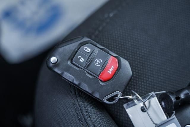 Used 2020 Jeep Gladiator Overland w/ Cold Weather Group image 39