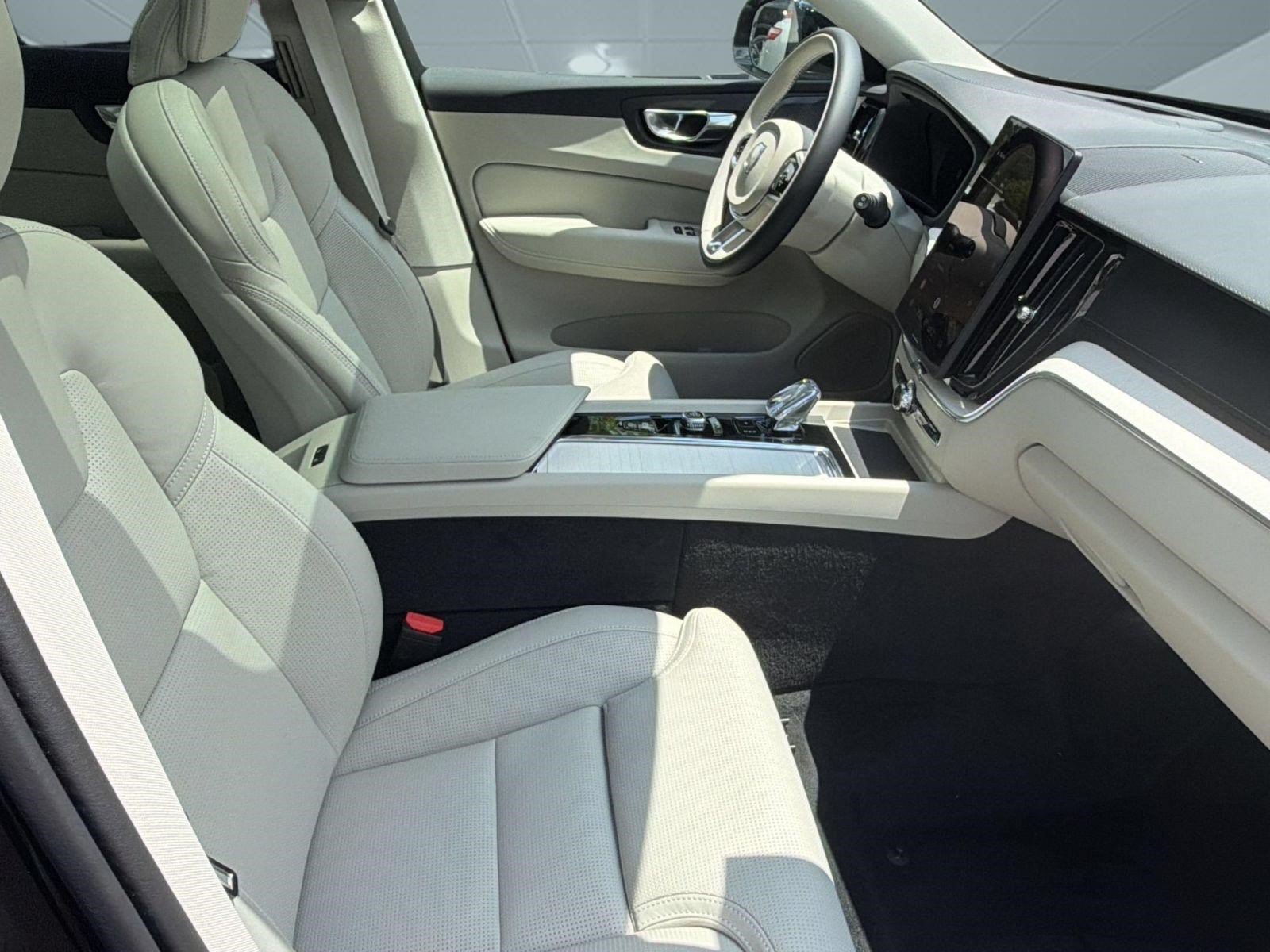 New 2026 Volvo XC60 T8 Ultra w/ Protection Package Premier AWD/4WD image 25