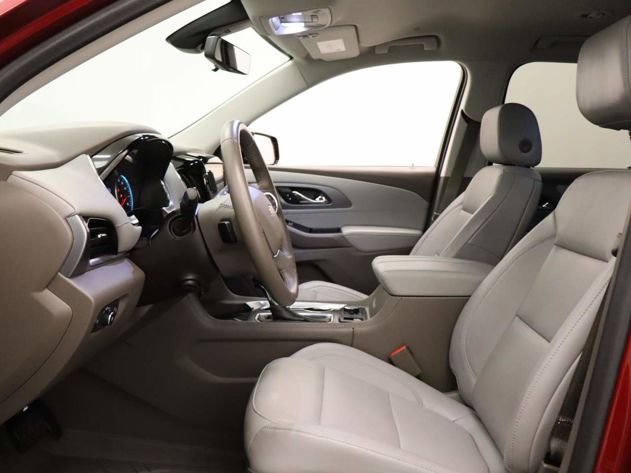 Used 2020 Chevrolet Traverse Premier w/ LPO, Floor Liner Package FWD image 15
