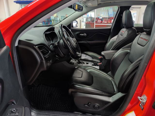 Used 2021 Jeep Cherokee Trailhawk w/ Sun, Sound & Nav Group image 4