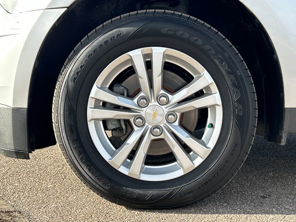 Used 2017 Chevrolet Equinox LS image 29