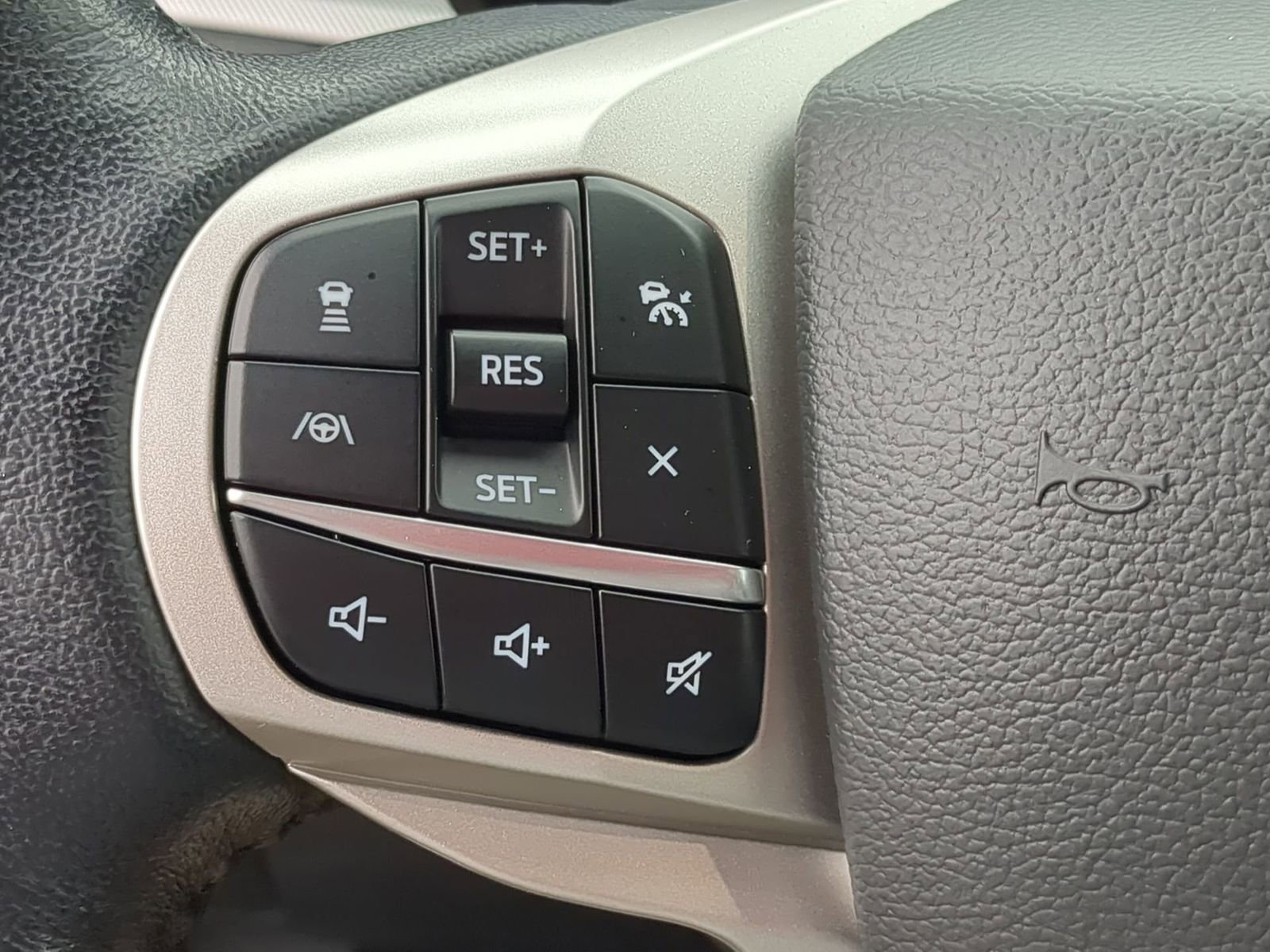 Certified 2022 Ford Explorer XLT w/ XLT Sport Appearance Package image 29