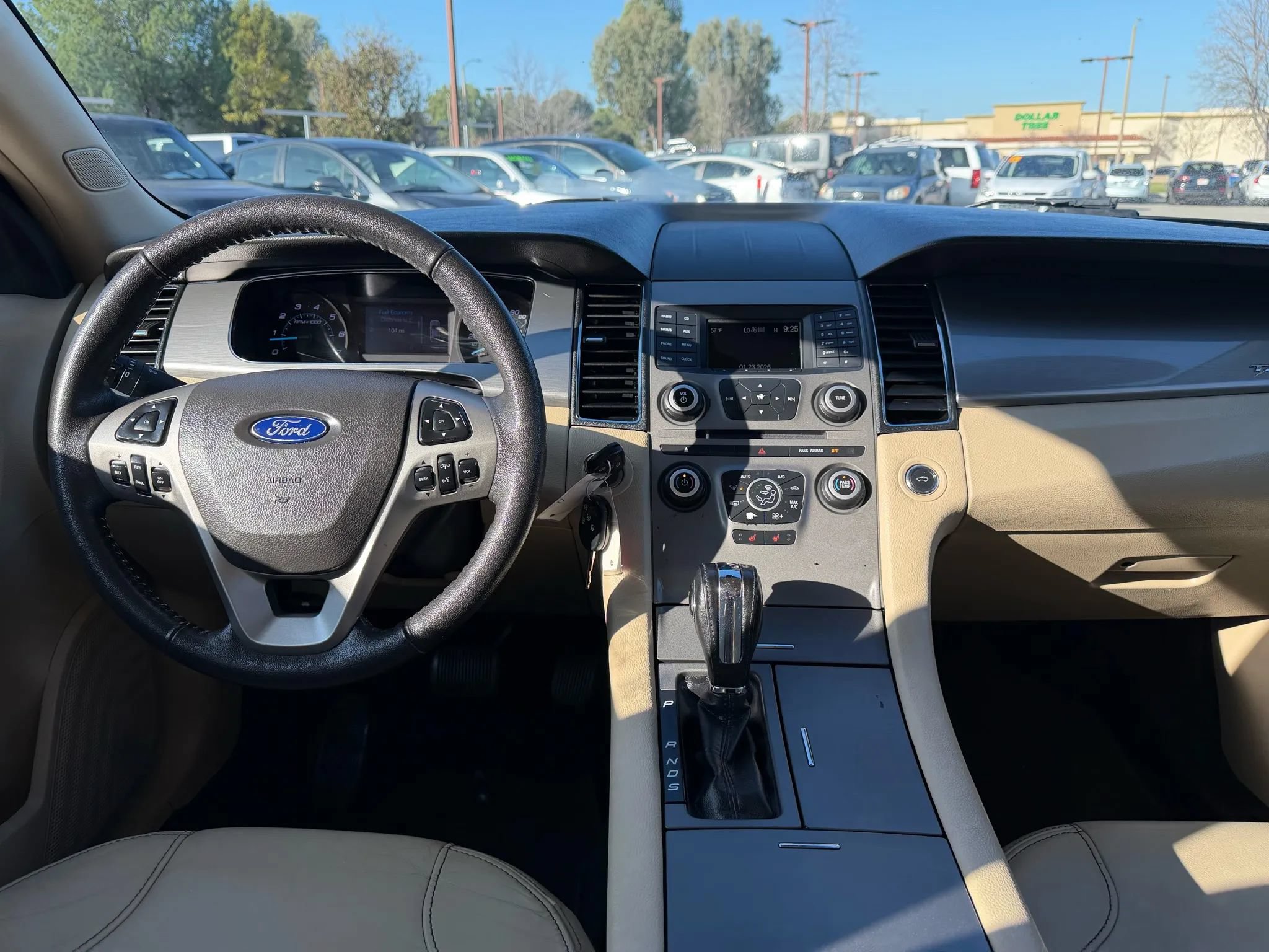 Used 2016 Ford Taurus SEL FWD image 15