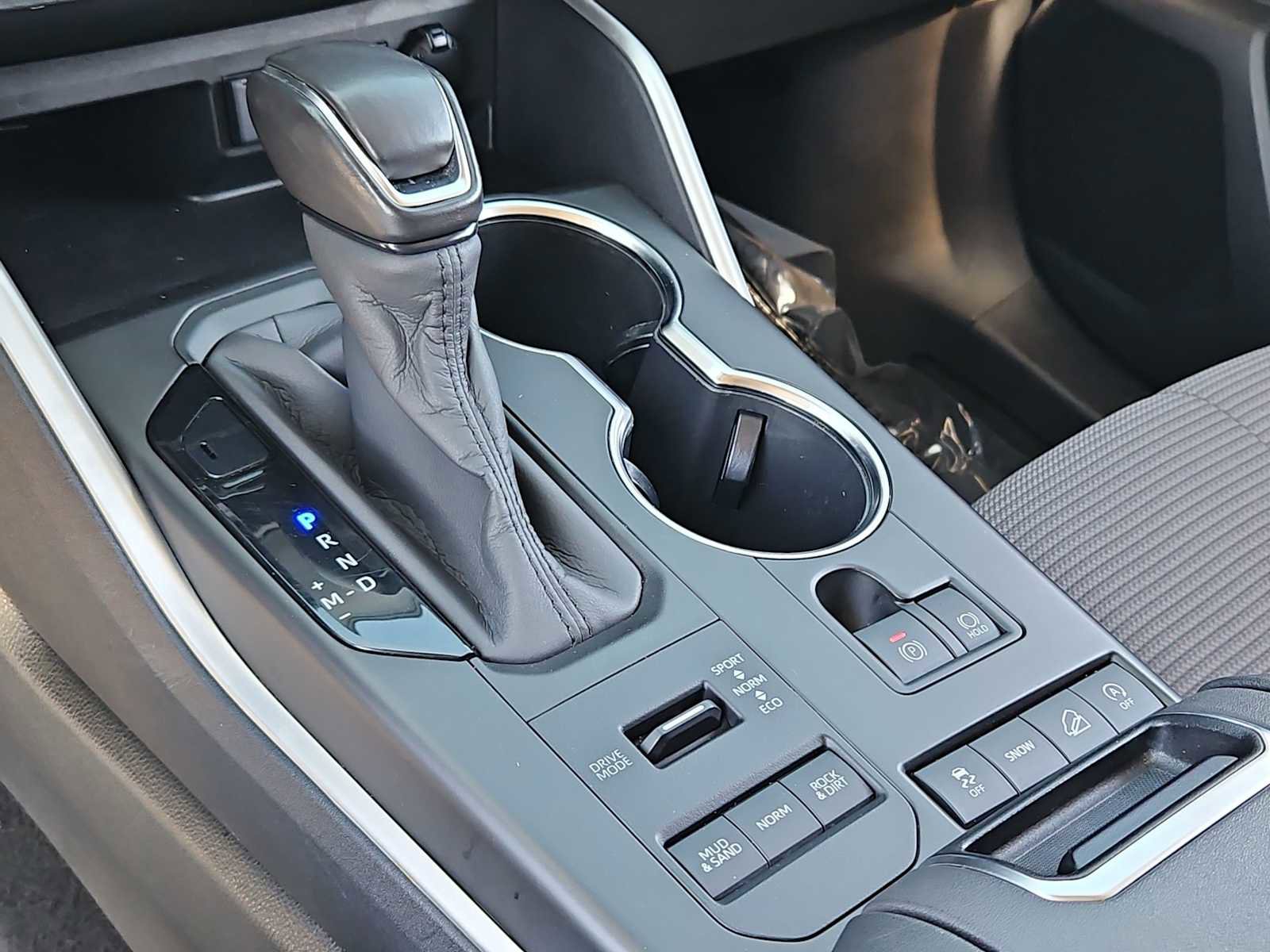 Used 2020 Toyota Highlander LE image 32