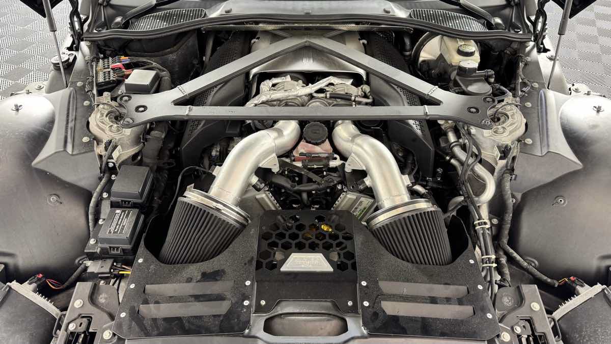 Used 2022 Aston Martin V8 Vantage Coupe RWD image 27