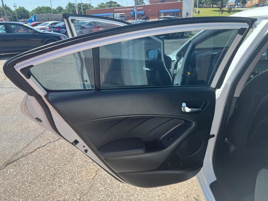 Used 2018 Kia Forte S w/ S Technology Plus Package FWD image 20