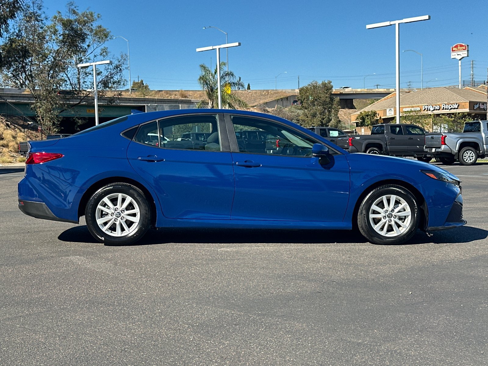 Used 2025 Toyota Camry LE FWD image 6