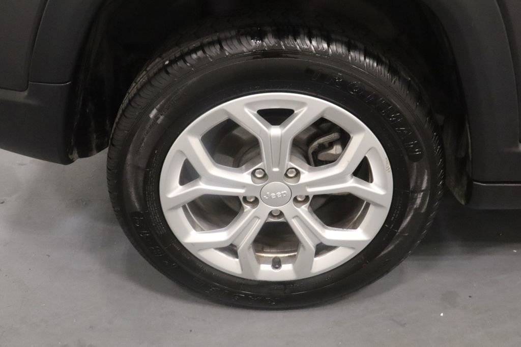 Used 2024 Jeep Compass Latitude AWD/4WD image 25