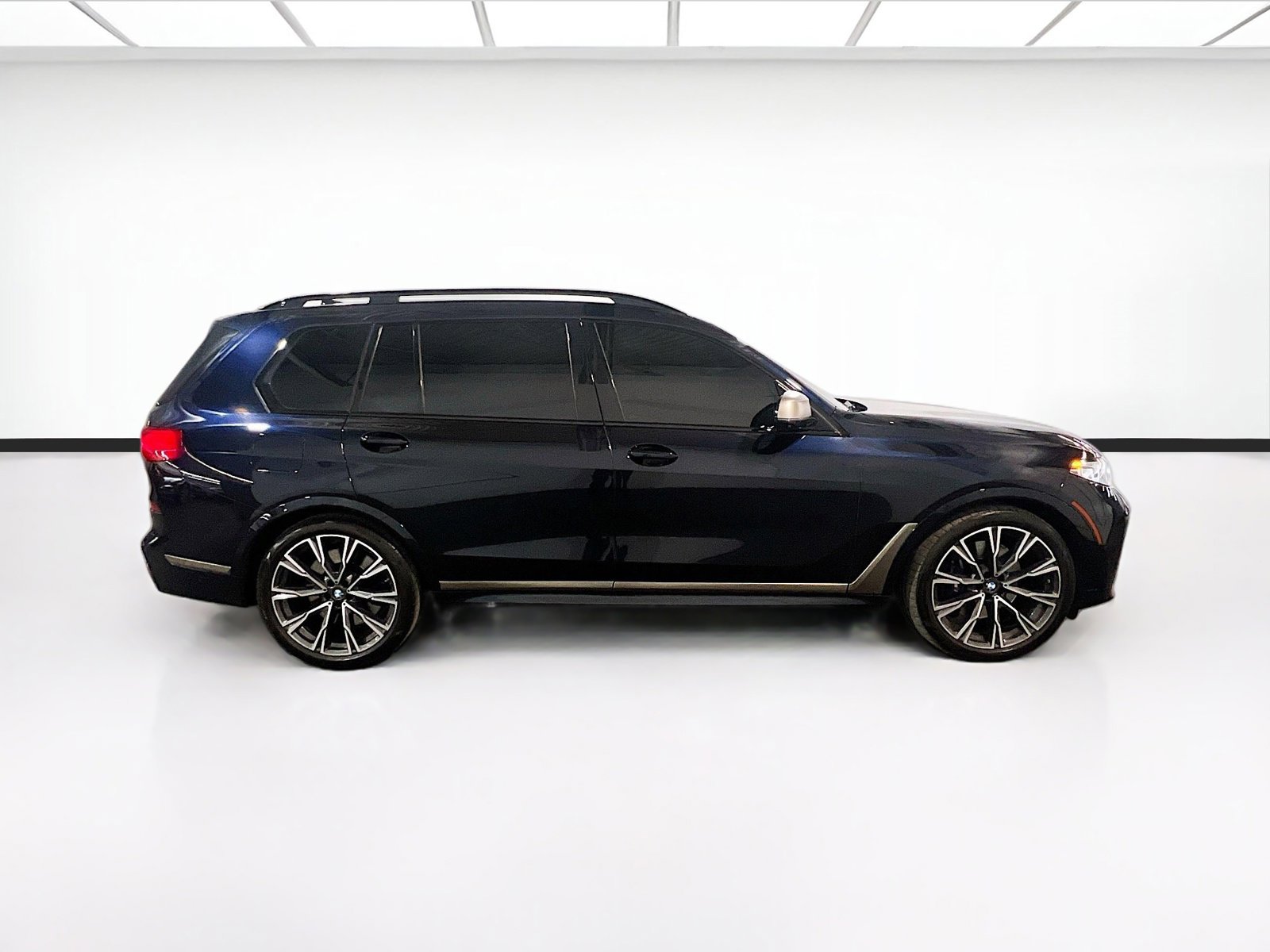 Used 2020 BMW X7 M50i w/ Executive Package image 26