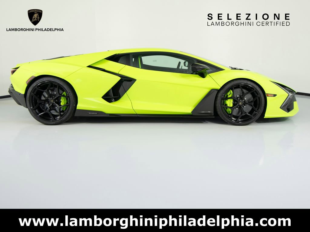 Used 2025 Lamborghini Revuelto image 4