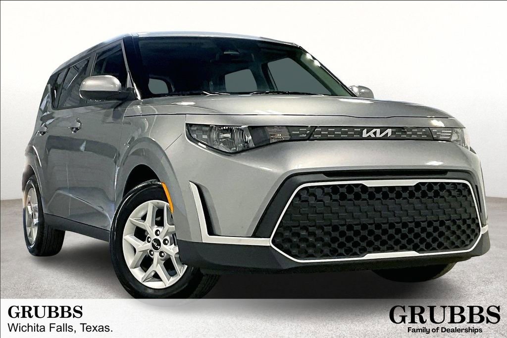 Used 2025 Kia Soul LX w/ LX Technology Package image 1