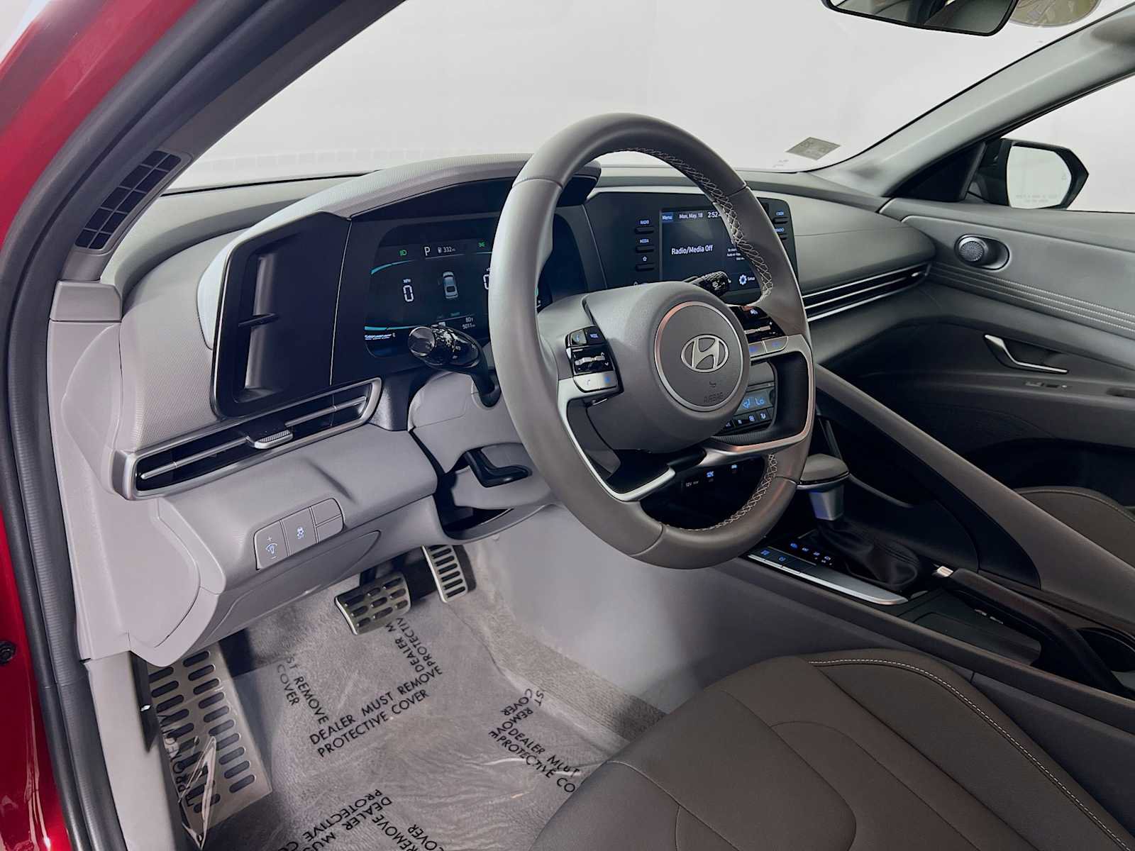 Certified 2025 Hyundai Elantra Sport FWD image 9