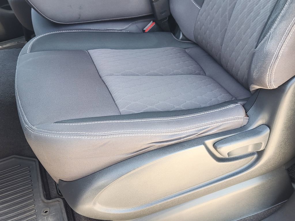 Used 2022 Nissan Titan SV image 18