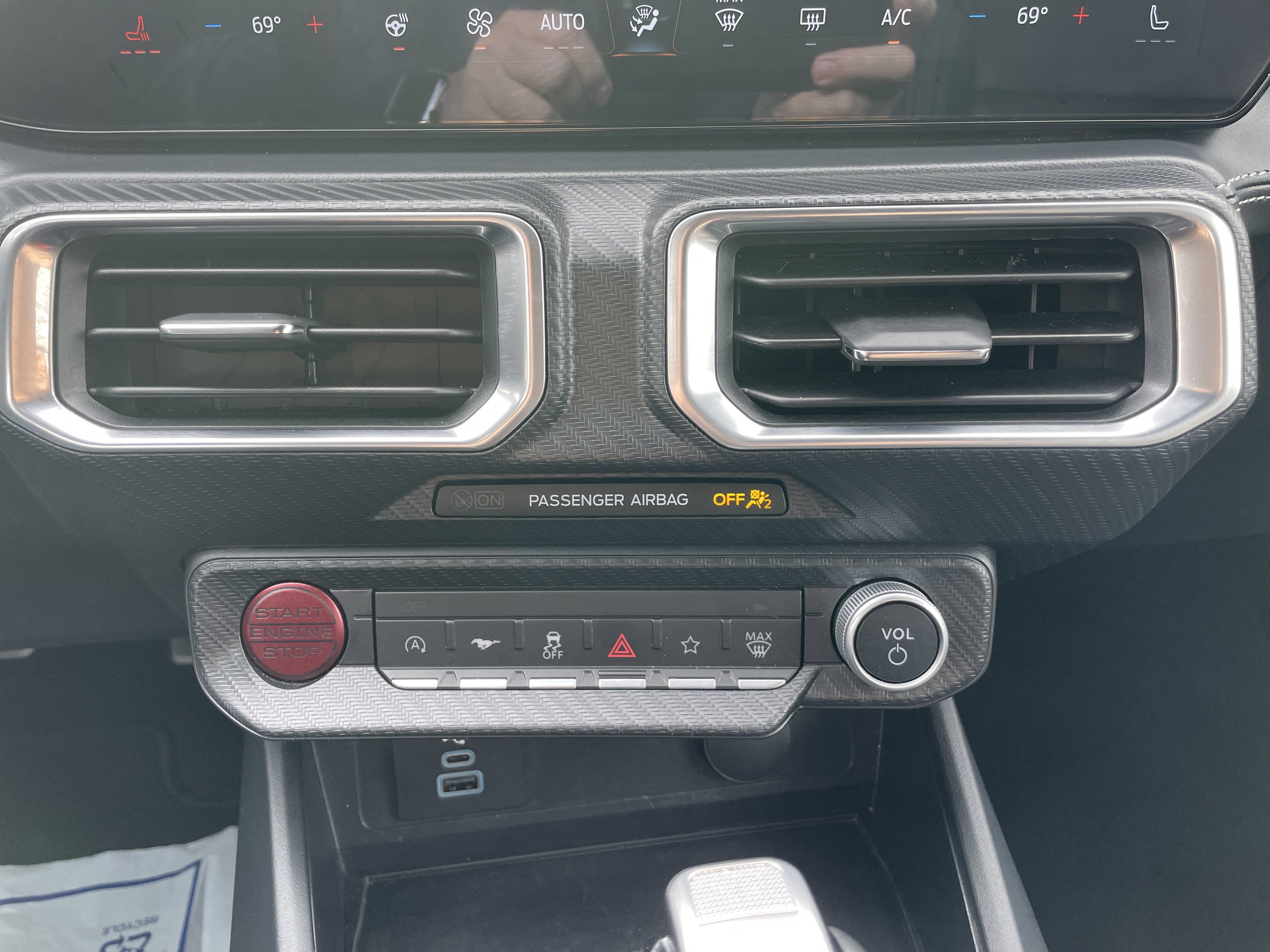 Used 2025 Ford Mustang Premium image 30