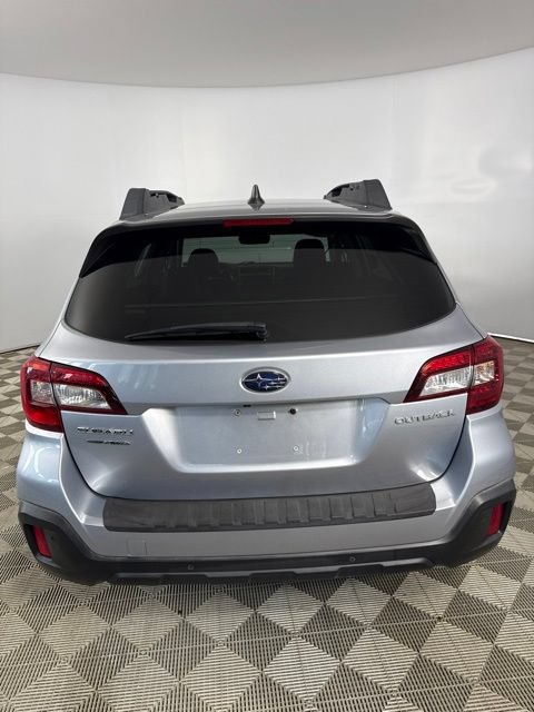 Used 2018 Subaru Outback 2.5i Limited AWD/4WD image 6