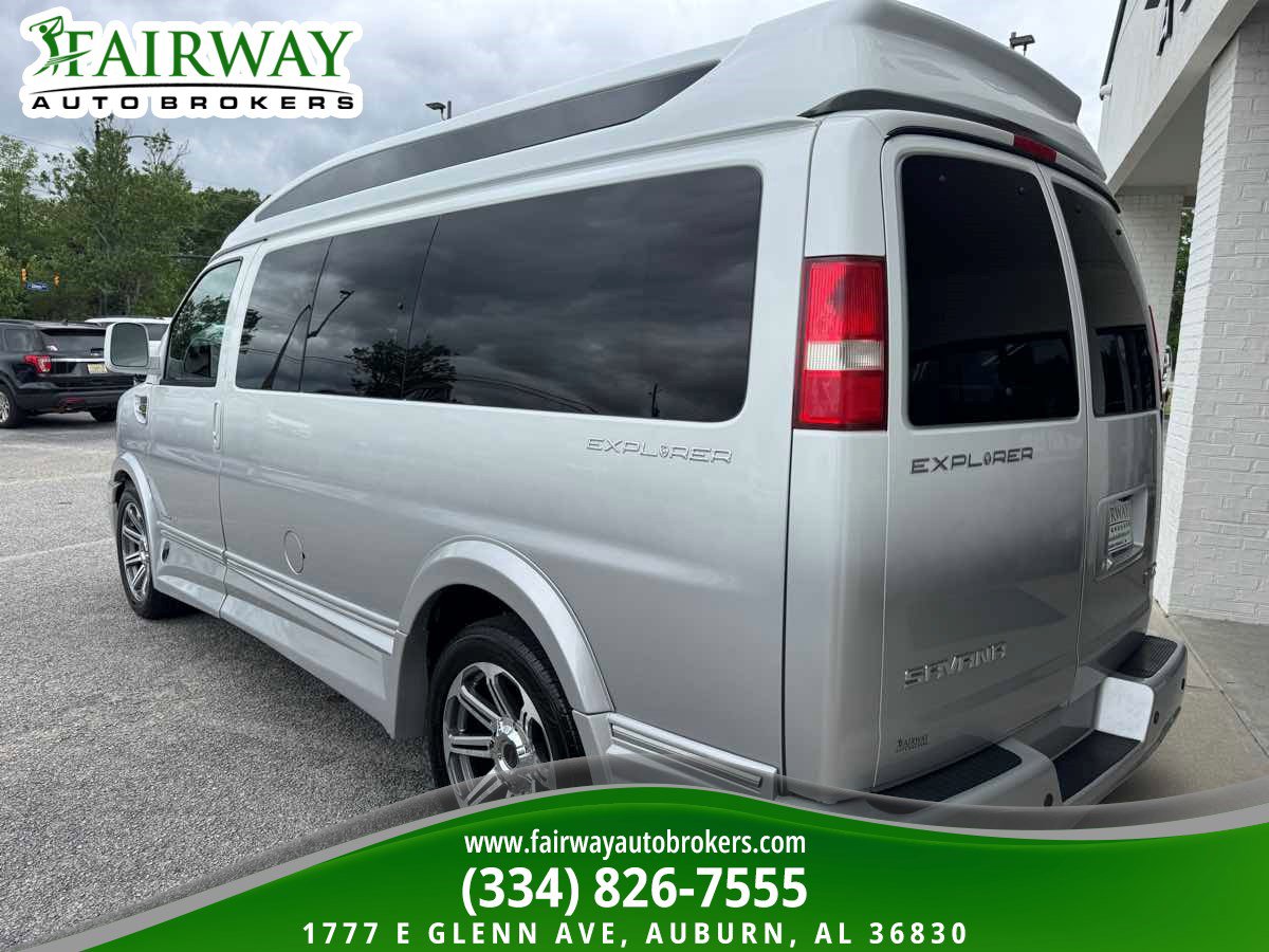 Used 2017 GMC Savana 2500 RWD image 8