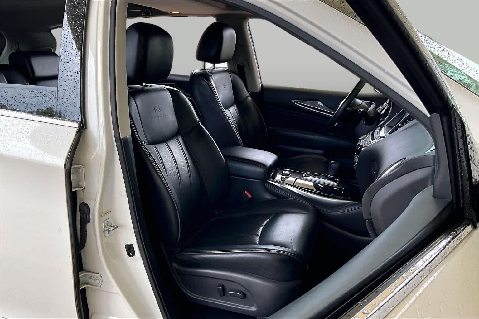 Used 2013 INFINITI JX35 FWD w/ Premium Pkg image 8