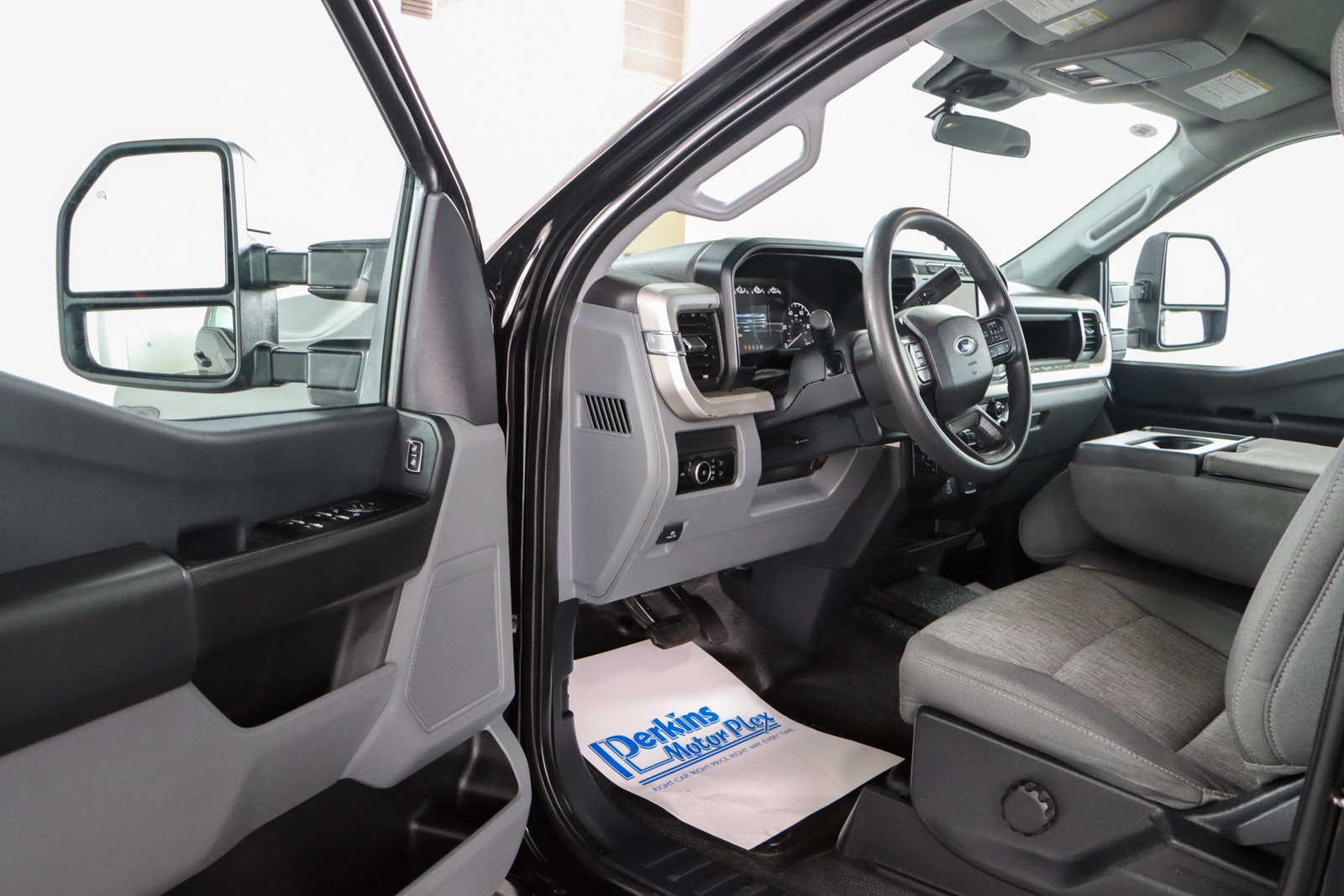 Used 2023 Ford F350 XL w/ XL Chrome Package AWD/4WD image 3