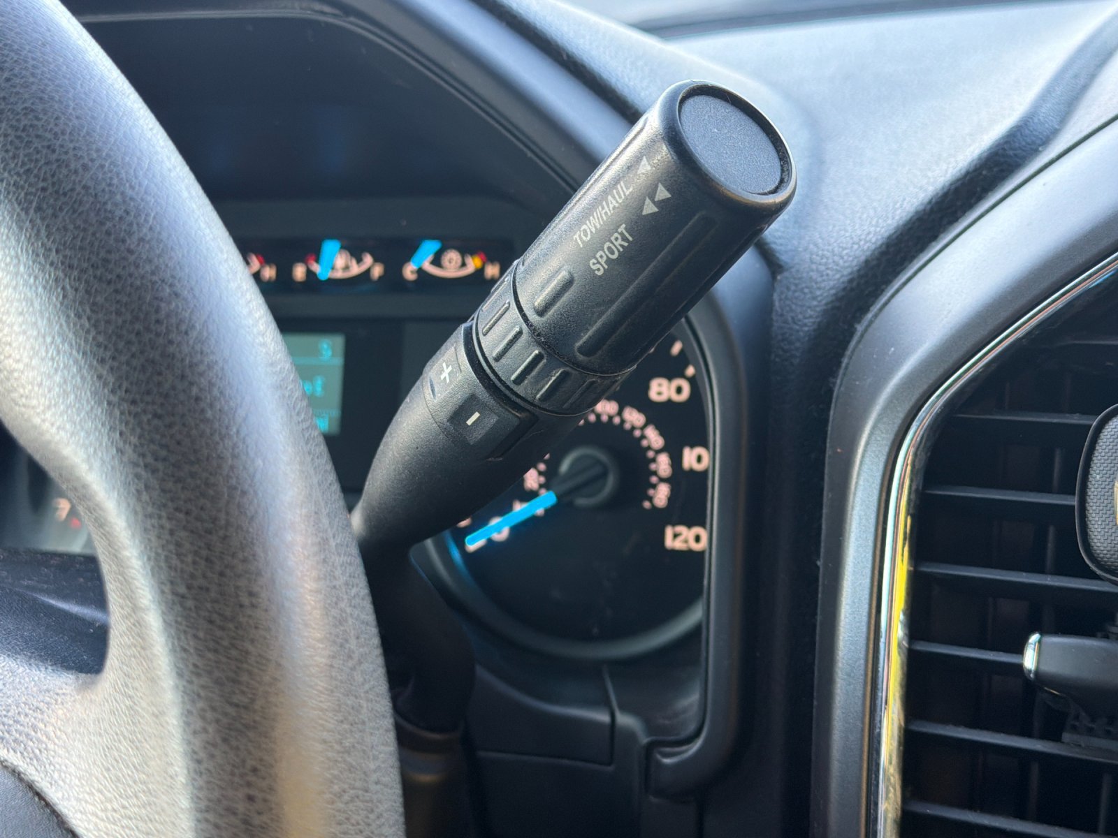 Used 2016 Ford F150 XLT AWD/4WD image 18