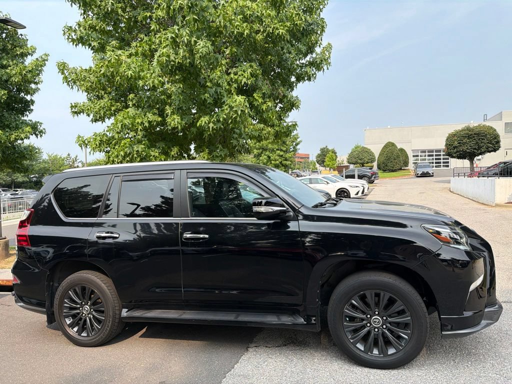 Used 2022 Lexus GX 460 Premium w/ Accessory Package AWD/4WD image 14
