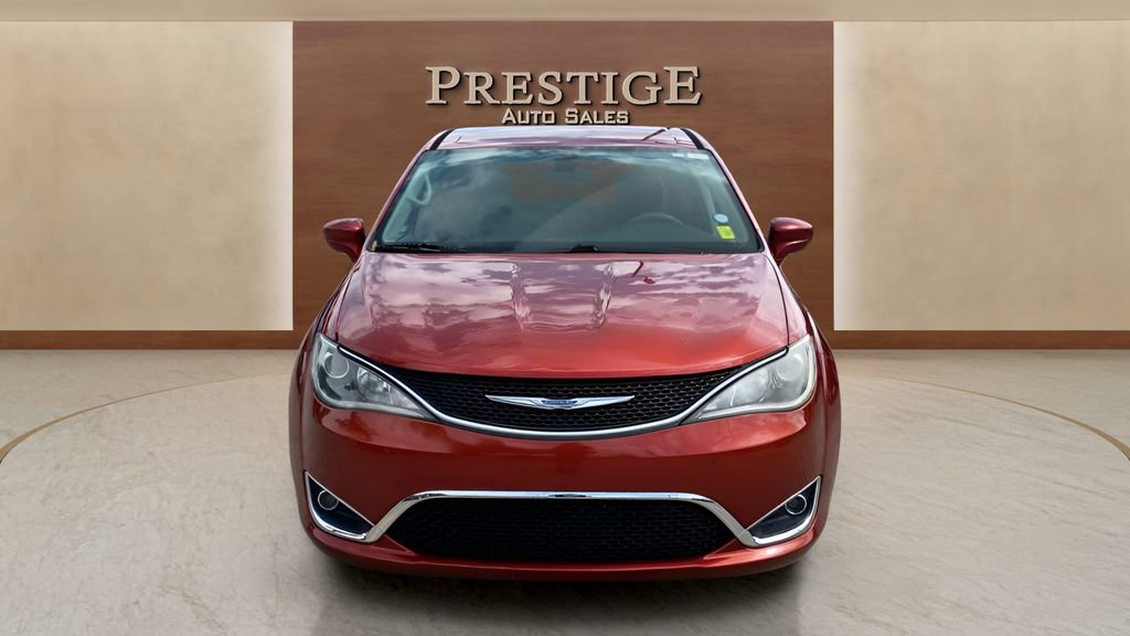 Used 2018 Chrysler Pacifica Touring Plus w/ Tire & Wheel Group image 9