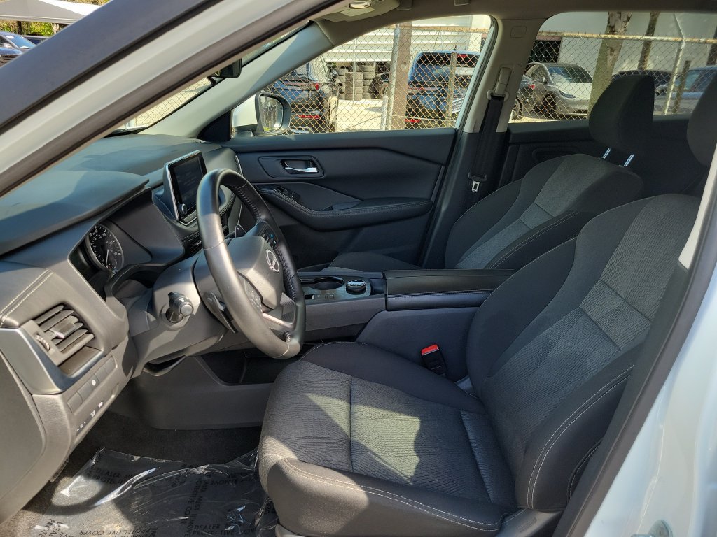 Used 2025 Nissan Rogue SV AWD/4WD image 22