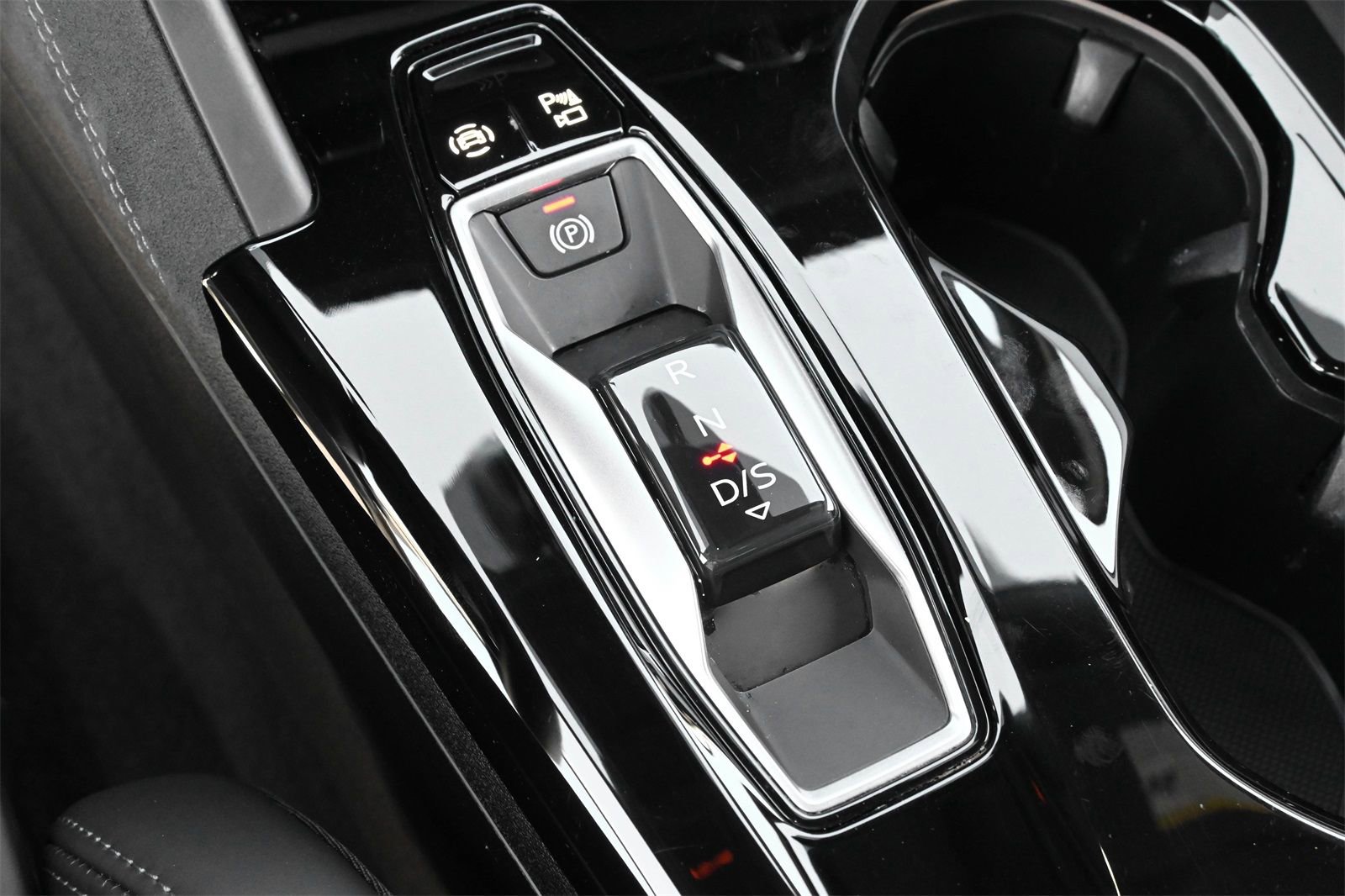 Certified 2025 Audi SQ5 Premium Plus w/ Premium Plus Package image 11