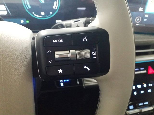 Certified 2025 Hyundai Santa Fe Calligraphy FWD image 5