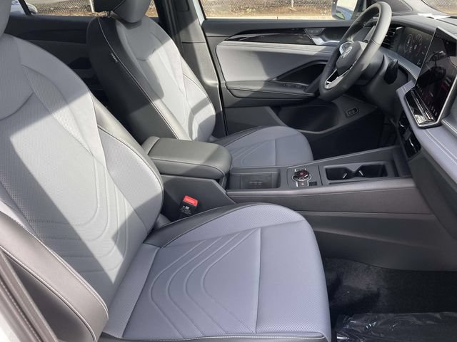 New 2026 Volkswagen Tiguan SEL R-Line AWD/4WD image 25