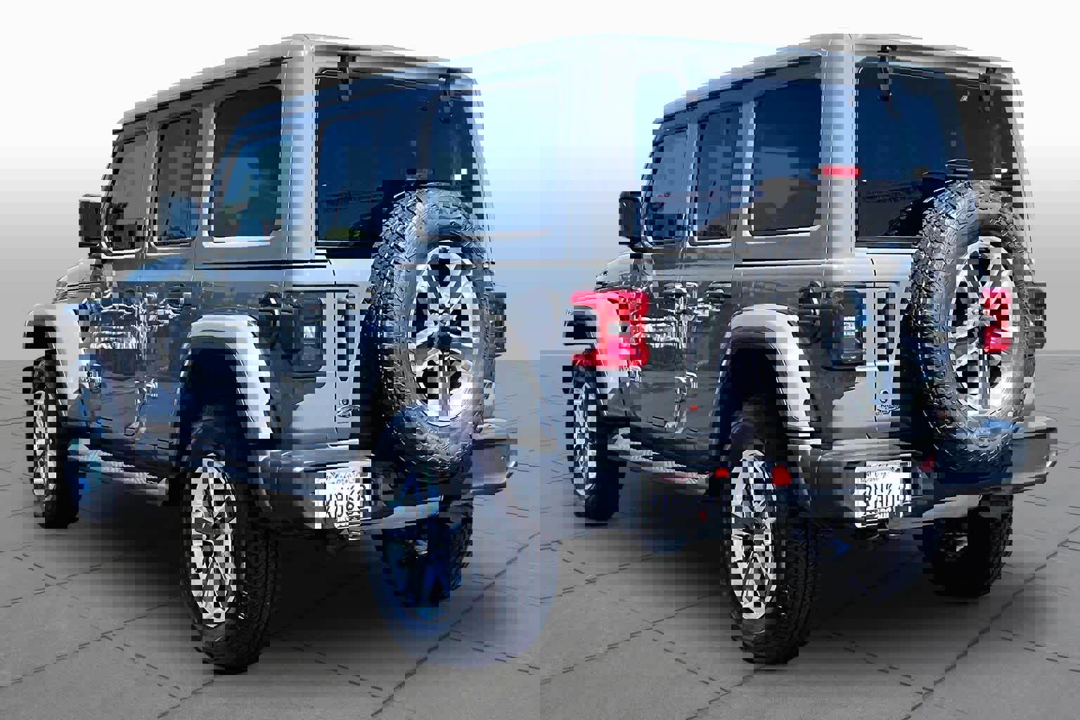 Used 2020 Jeep Wrangler Unlimited Sahara AWD/4WD image 11