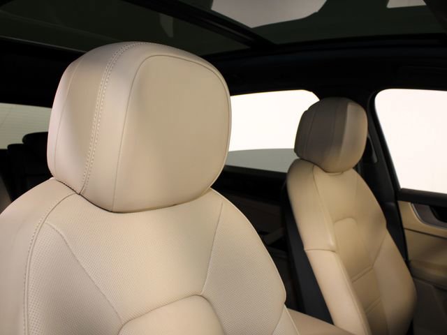 Certified 2025 Porsche Cayenne AWD/4WD image 29