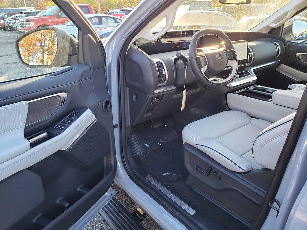 New 2025 Ford Expedition Max Platinum w/ Platinum Ultimate Package image 9
