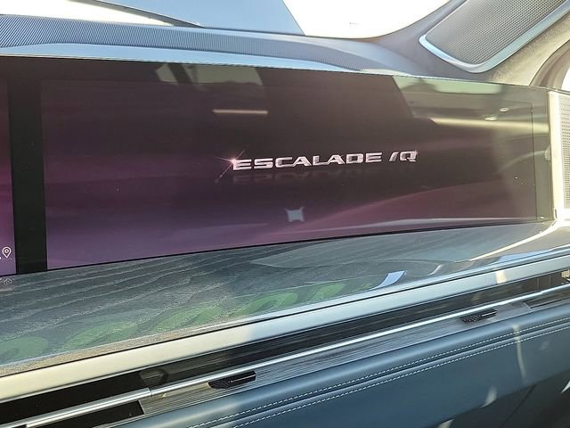 Used 2025 Cadillac Escalade IQ Luxury 2 image 17