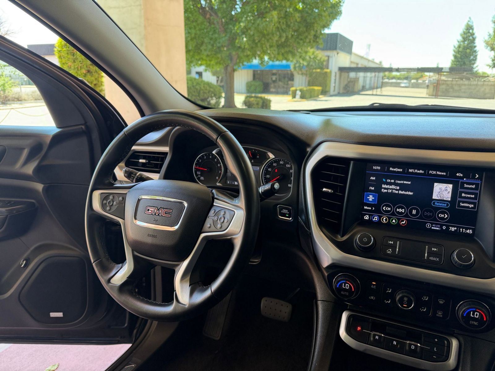 Used 2023 GMC Acadia SLT FWD image 37