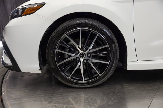 Used 2024 Toyota Camry SE w/ Cold Weather Package image 6