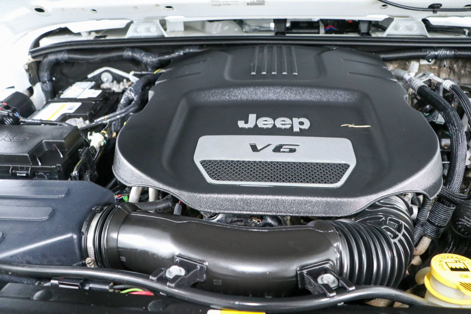 Used 2017 Jeep Wrangler Unlimited Sahara AWD/4WD image 28