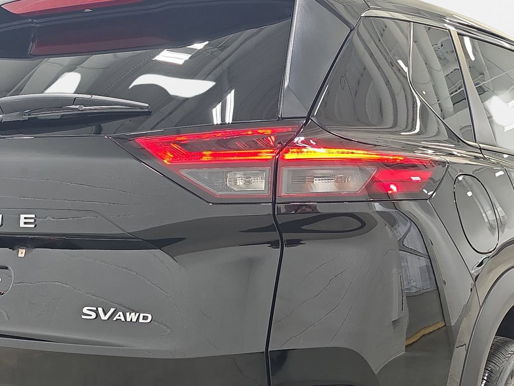 Used 2023 Nissan Rogue SV image 33
