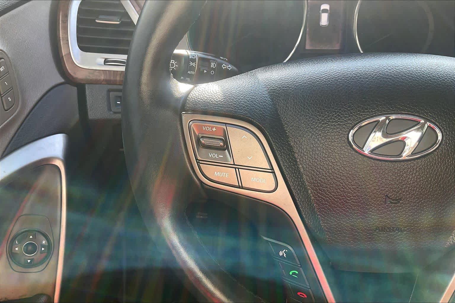 Used 2017 Hyundai Santa Fe Limited FWD image 21