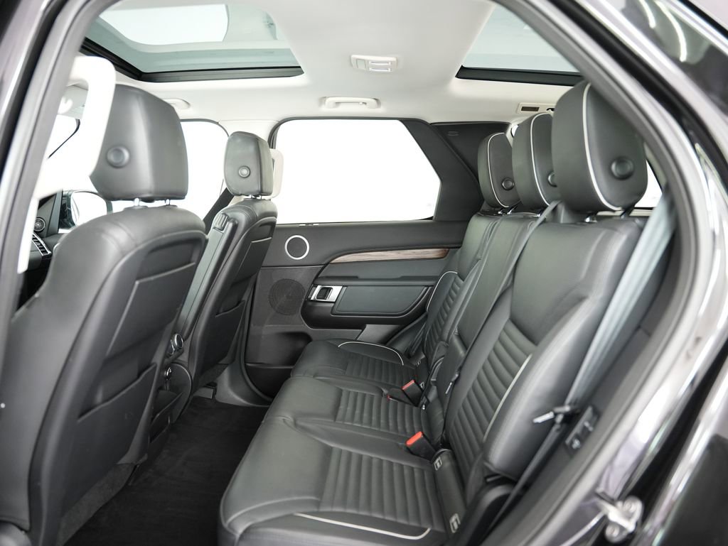 Used 2017 Land Rover Discovery HSE AWD/4WD image 41