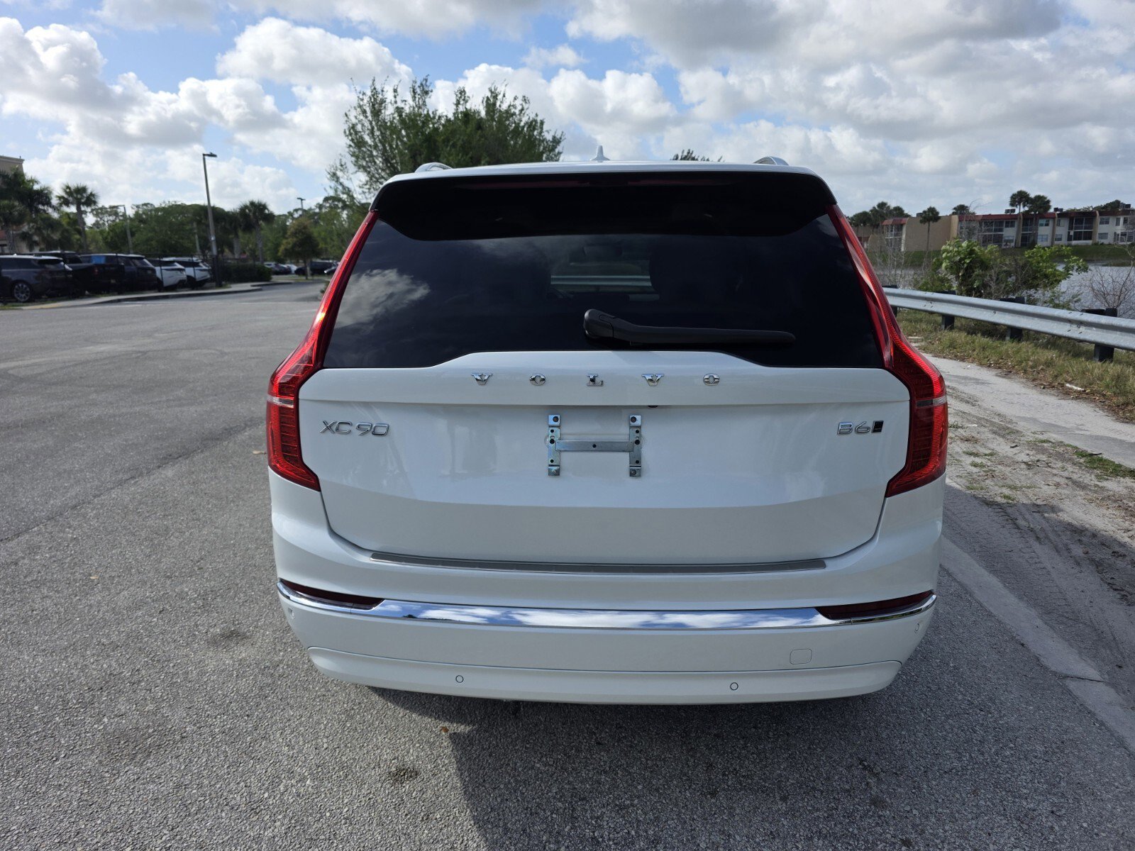 Used 2024 Volvo XC90 B6 Ultimate w/ Lounge Package image 6