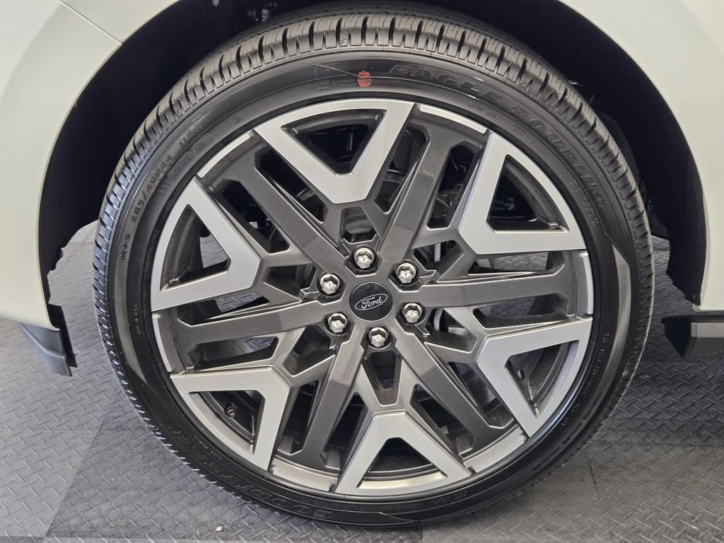 New 2027 Ford Expedition Max Platinum w/ Platinum Ultimate Package AWD/4WD image 10