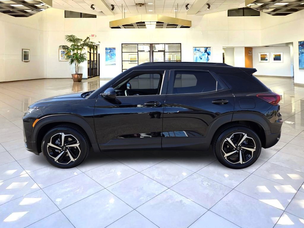 Used 2023 Chevrolet TrailBlazer RS w/ Sun and Liftgate Package image 4