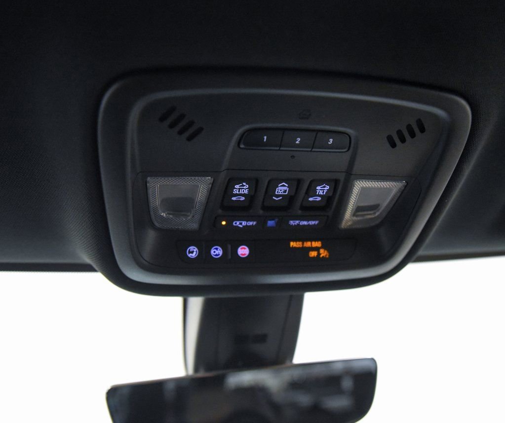 Used 2023 Chevrolet Traverse Premier image 32