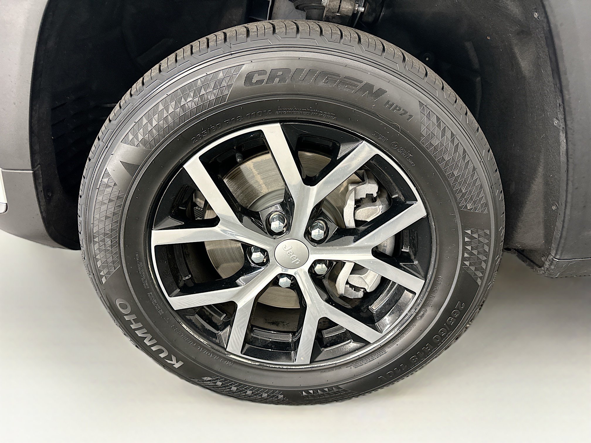 Used 2023 Jeep Grand Cherokee L Limited AWD/4WD image 37