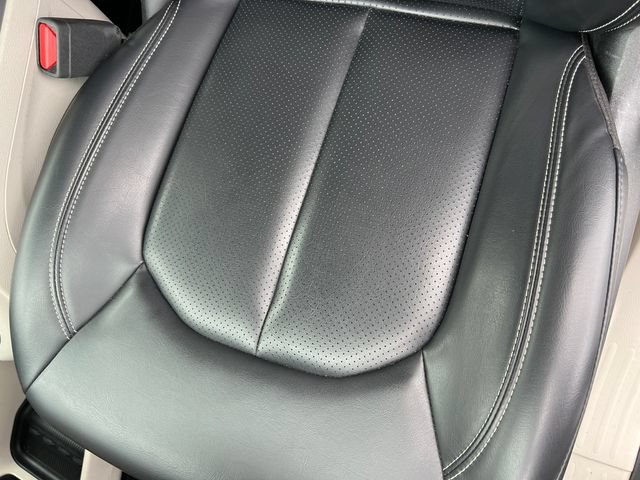 Used 2024 Chrysler Pacifica Touring-L FWD image 12