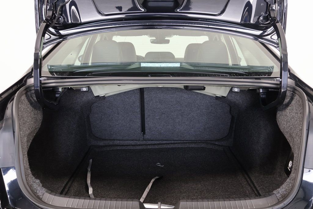 Used 2024 Volkswagen Jetta SE FWD image 12