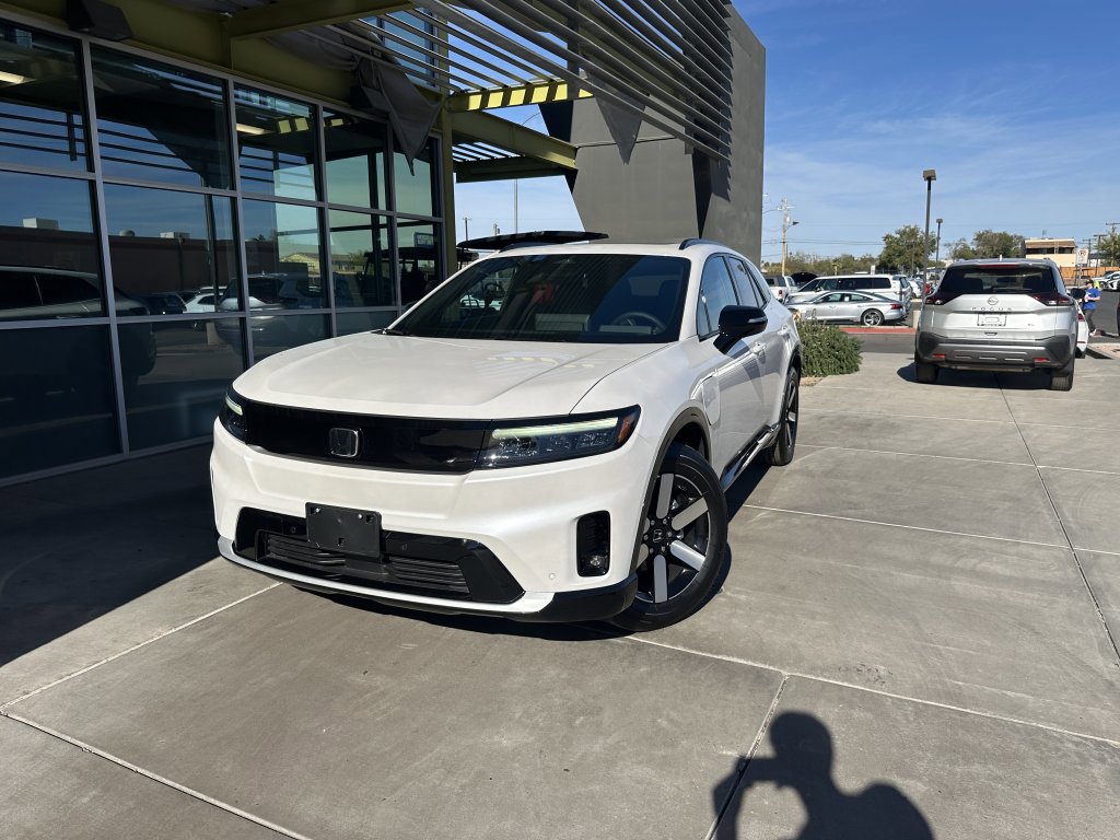 Used 2025 Honda Prologue Touring image 2