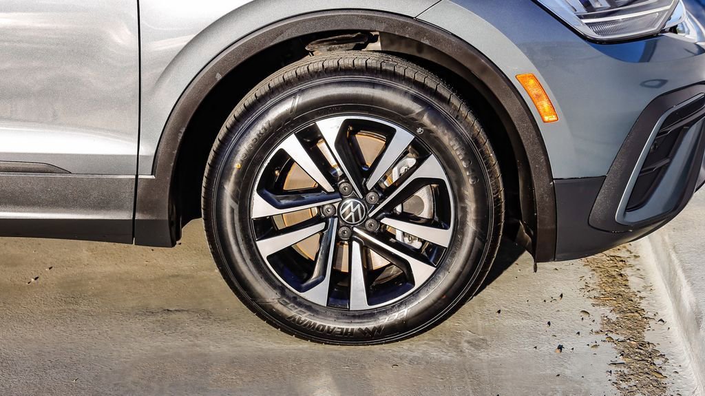 Used 2022 Volkswagen Tiguan S image 11